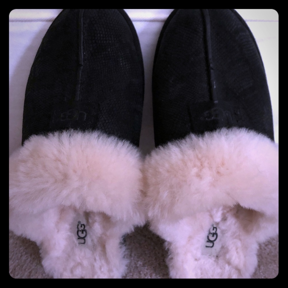 Black Ugg Slippers